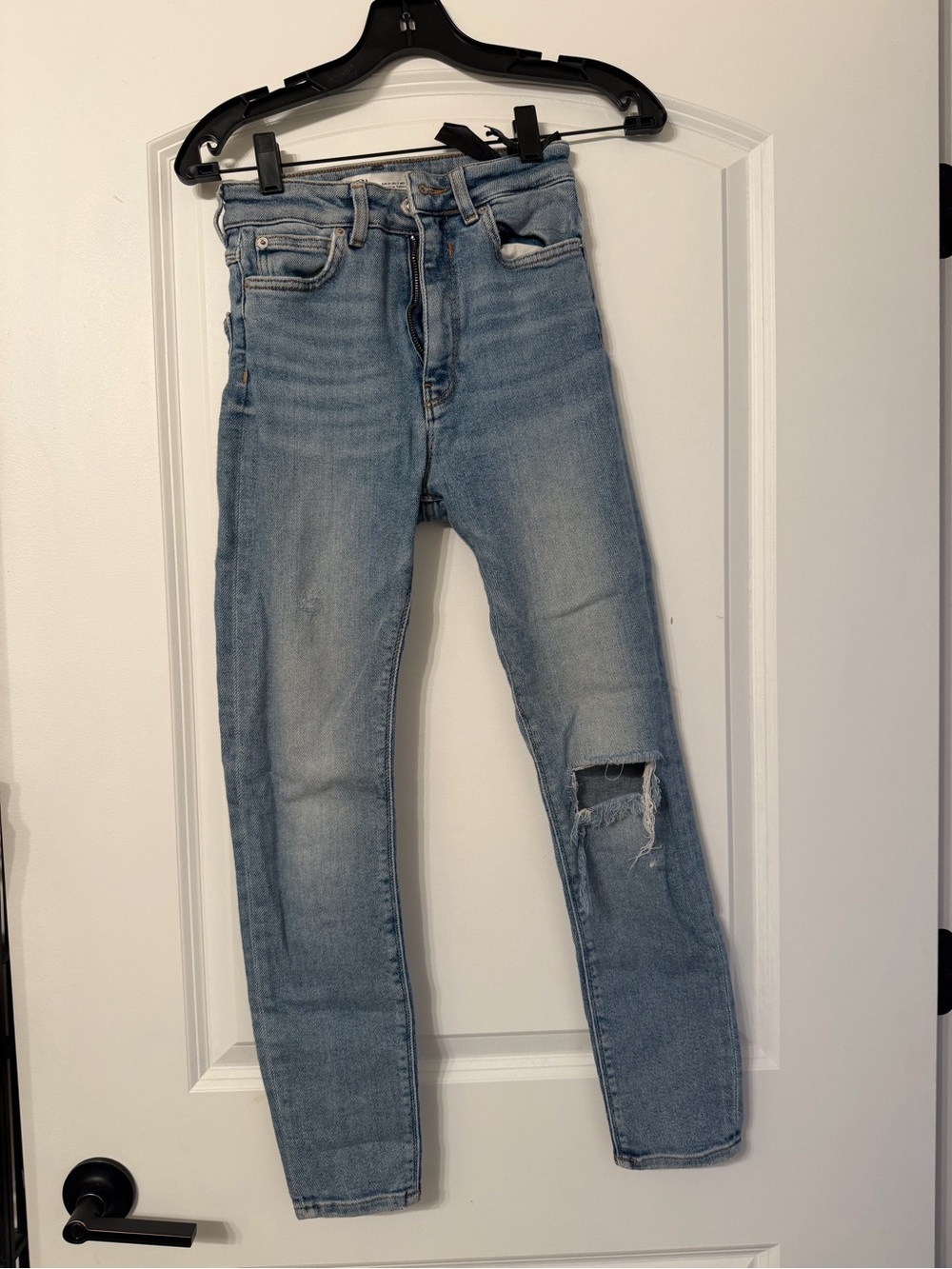Zara Light Blue Skinny Jeans with Knee Rip
